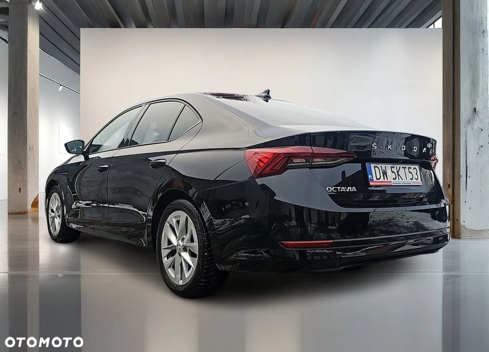 Skoda Octavia 2.0 TDI Ambition DSG - 5