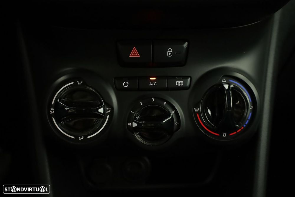 Peugeot 2008 1.2 PureTech Signature - 13