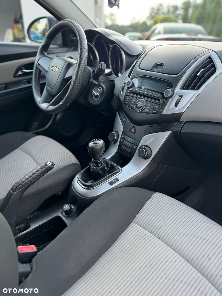 Chevrolet Cruze - 17