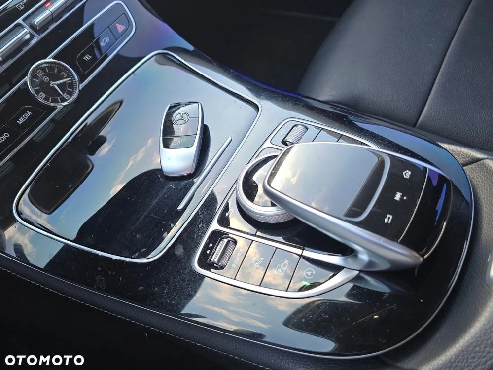 Mercedes-Benz Klasa E - 9