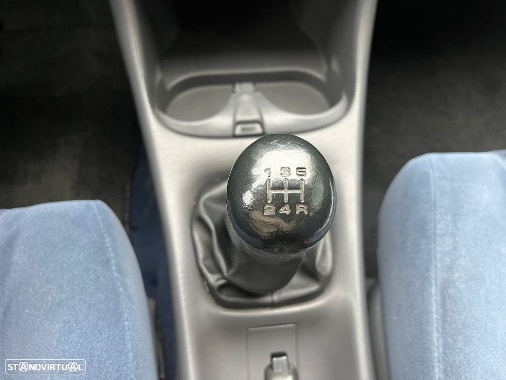 Mazda 323 1.3 Familia - 13