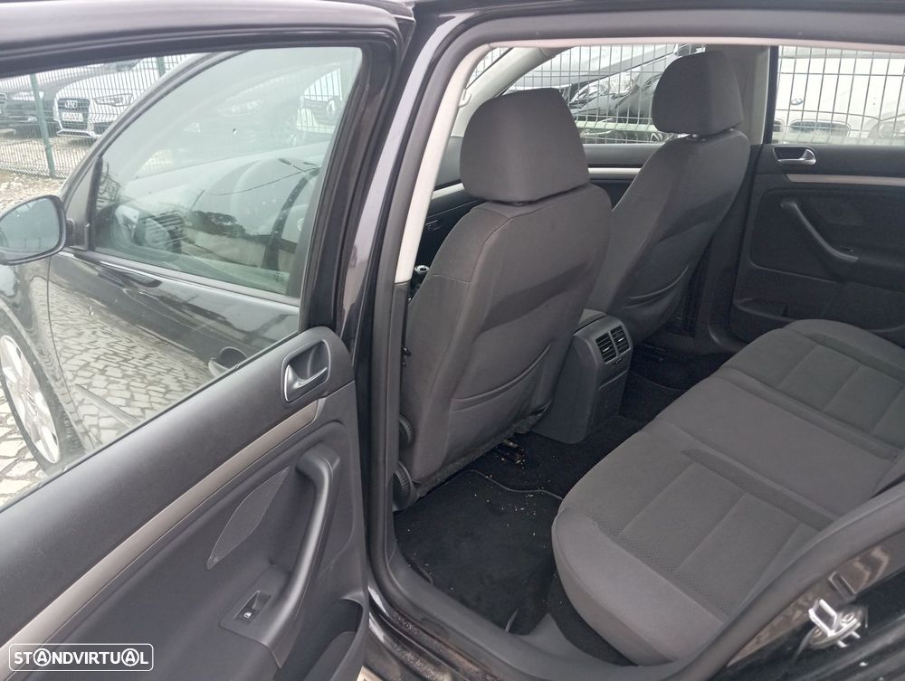 VW Golf 2.0 TDi Confortline - 13