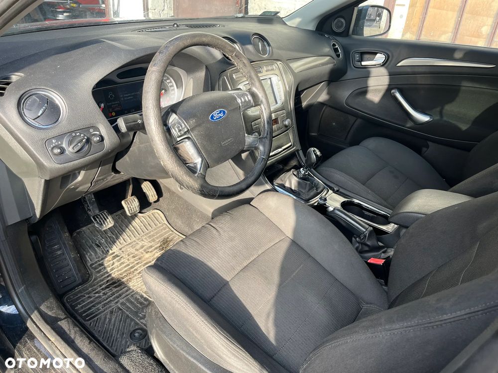 Ford Mondeo 2.0 TDCi Ambiente - 10