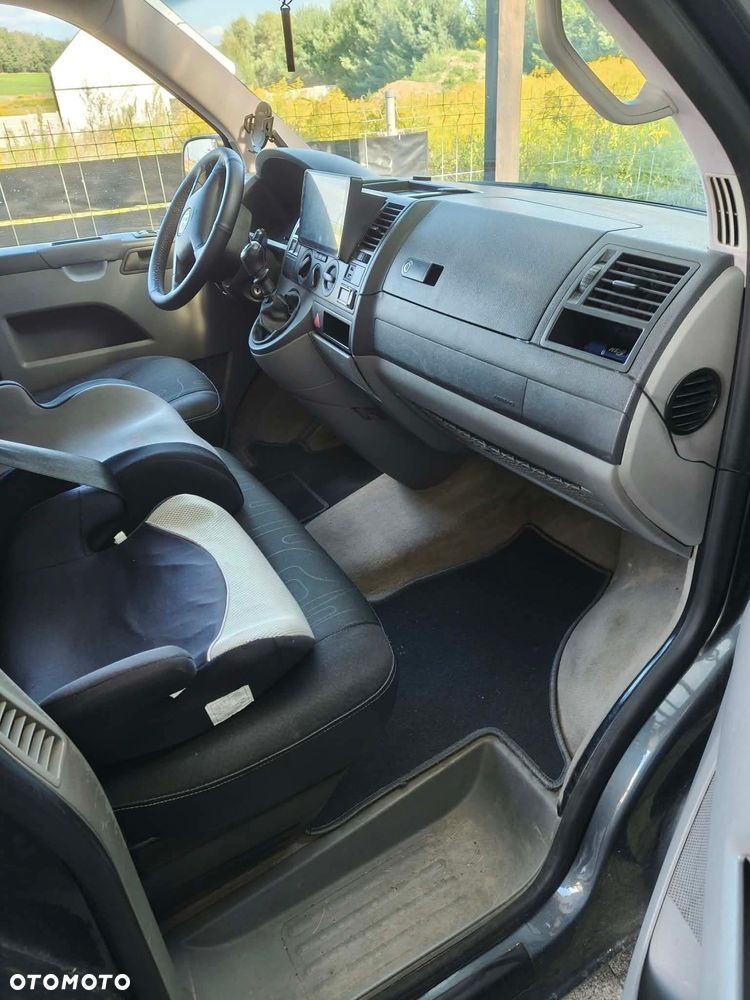 Volkswagen Caravelle - 18