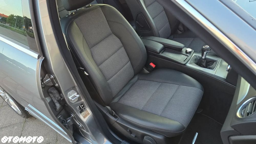 Mercedes-Benz Klasa C 180 BlueEFFICIENCY Avantgarde - 23