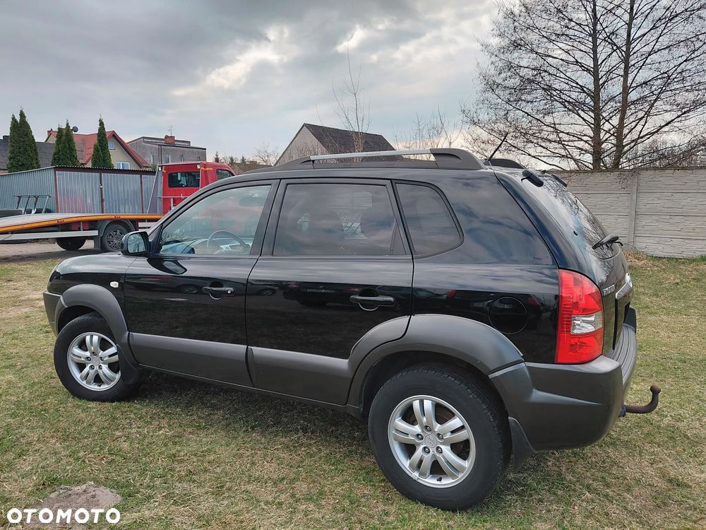 Hyundai Tucson 2.0 CRDi VGT 2WD GLS - 32