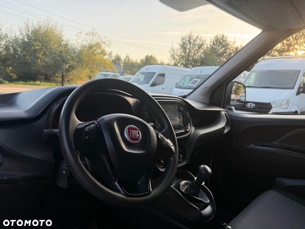 Fiat DOBLO / 1.6D / FV23% / NAJBOGATSZA WERSJA / 3 OSOBOWY / NAVI / CARPLAY - 18