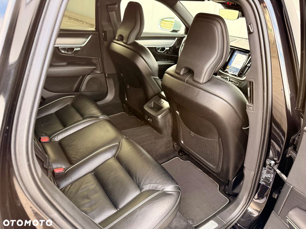 Volvo V90 T4 R-Design - 35