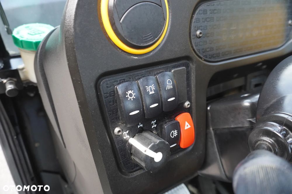JCB 525-60T5 / 2022 / 860 MTH! / 2,5 t / zasięg 6 m / joystick - 29