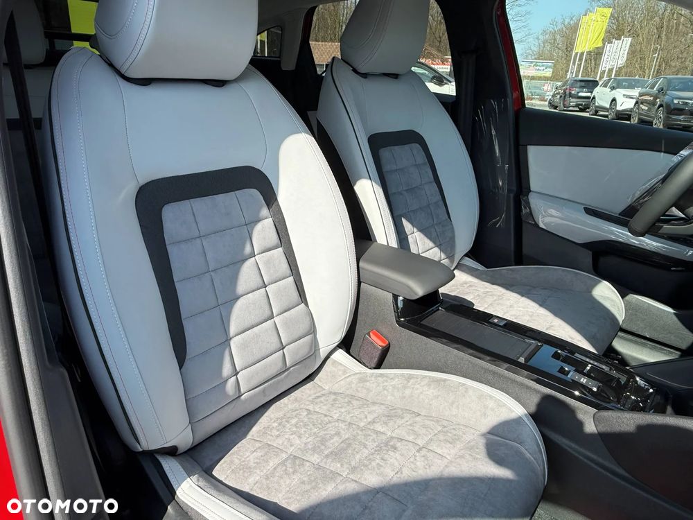 Citroën C4 1.2 mHEV Max eDCT6 - 12