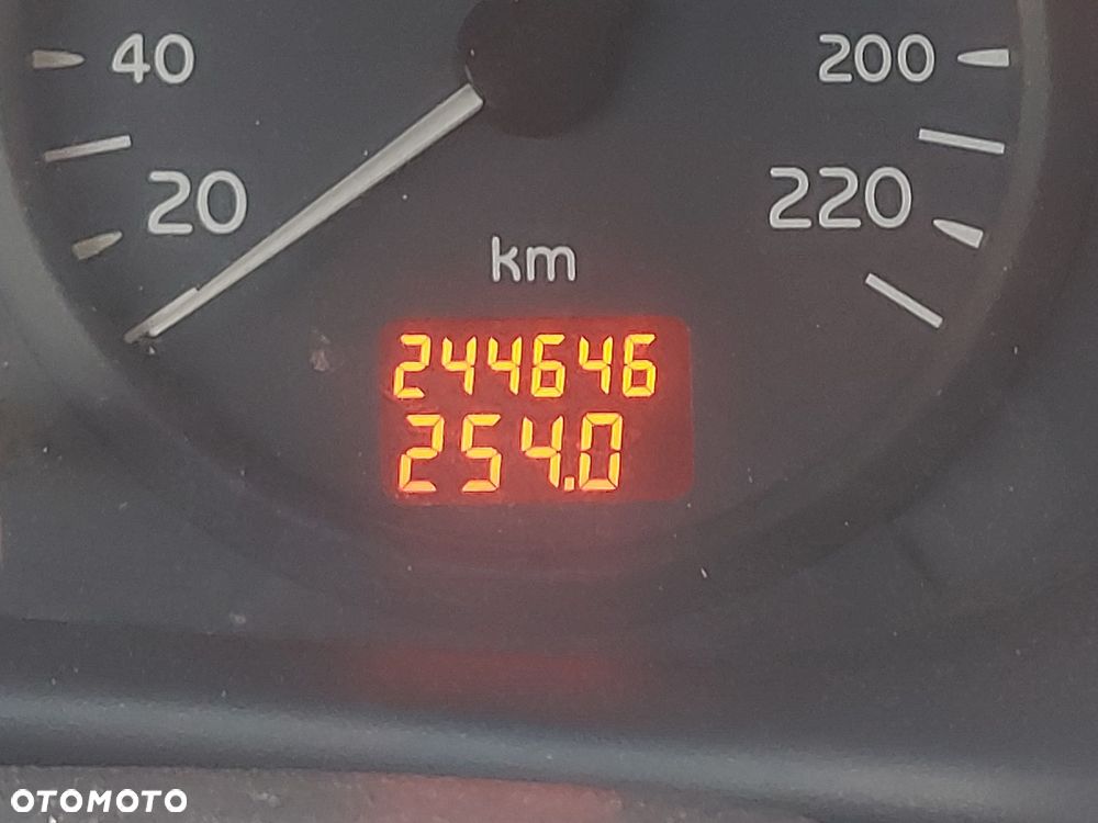 Renault Clio - 8