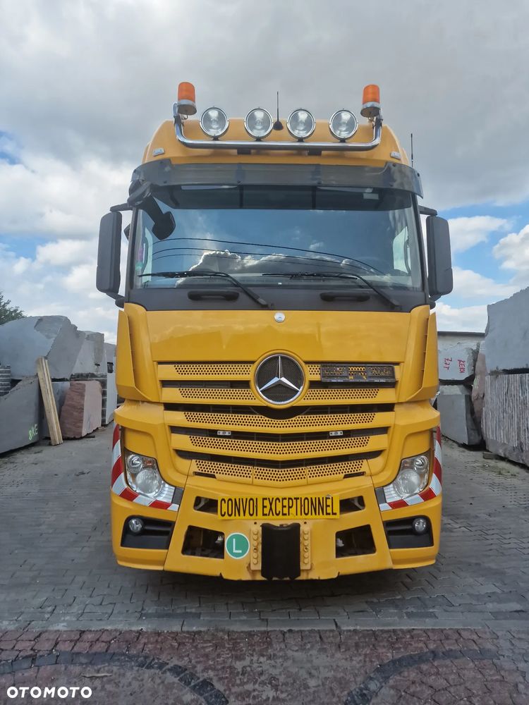 Mercedes-Benz Actros - 2