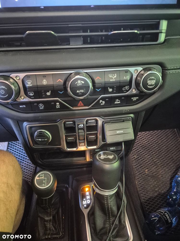 Jeep Wrangler - 36