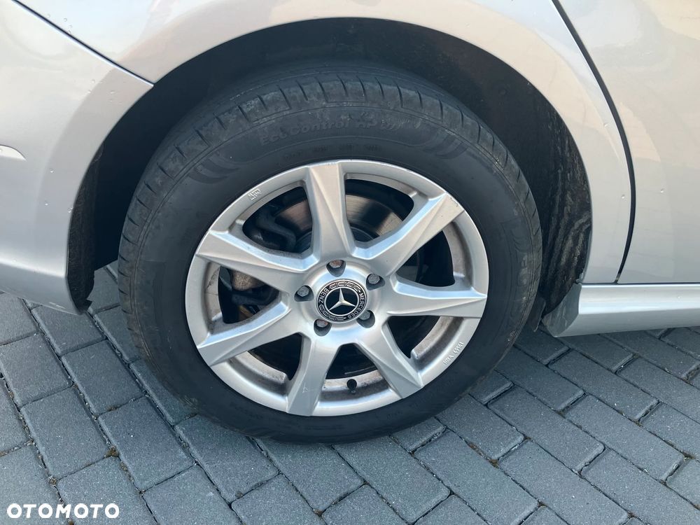 Mercedes-Benz Klasa B 180 (BlueEFFICIENCY) - 7