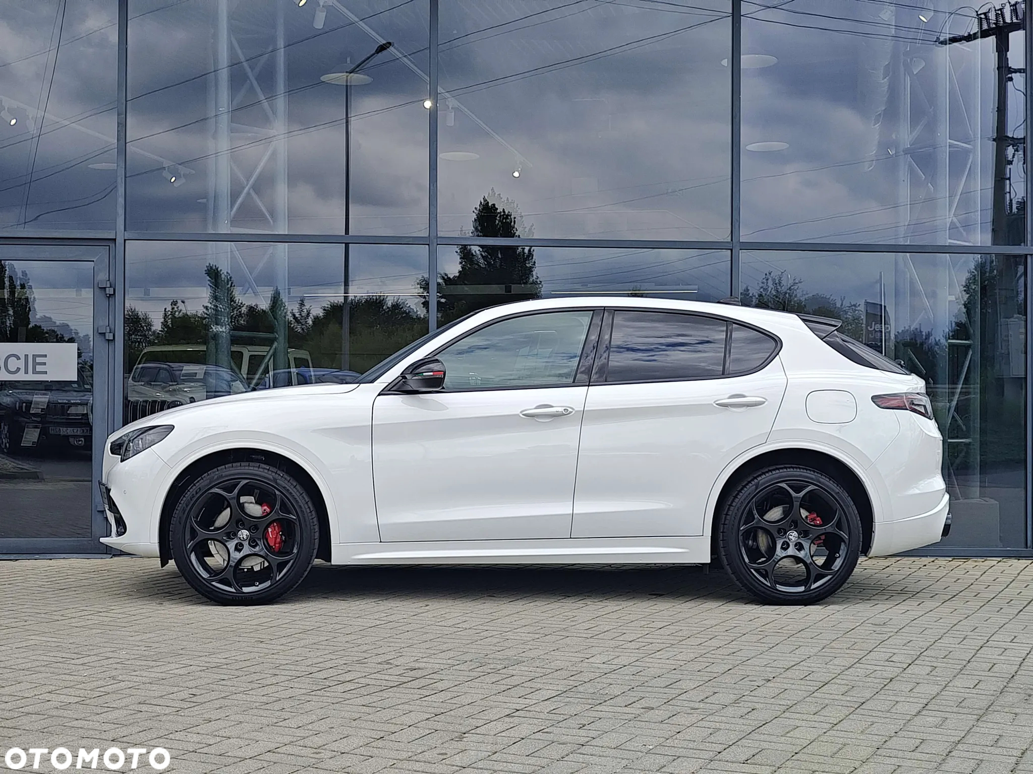 Alfa Romeo Stelvio - 2