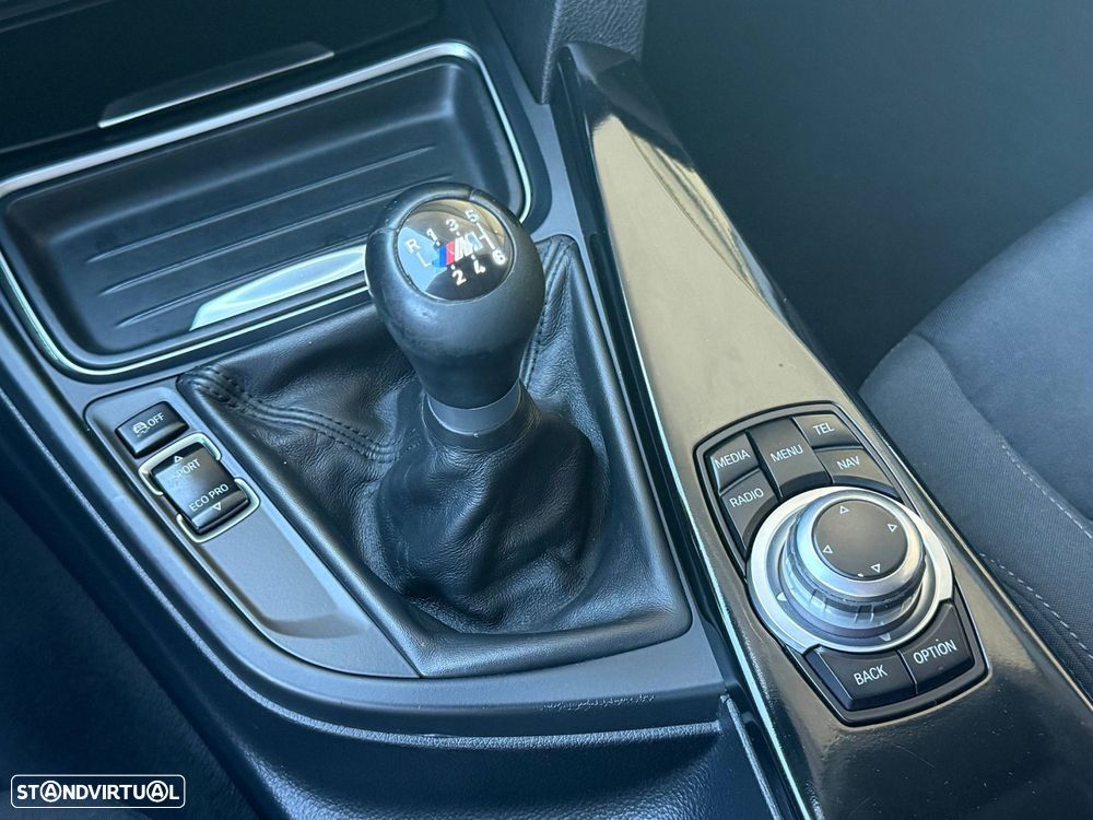 BMW 320 d EfficientDynamics Line Sport - 51