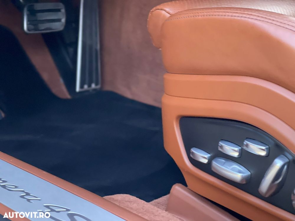 Porsche Panamera 4S Executive - 15