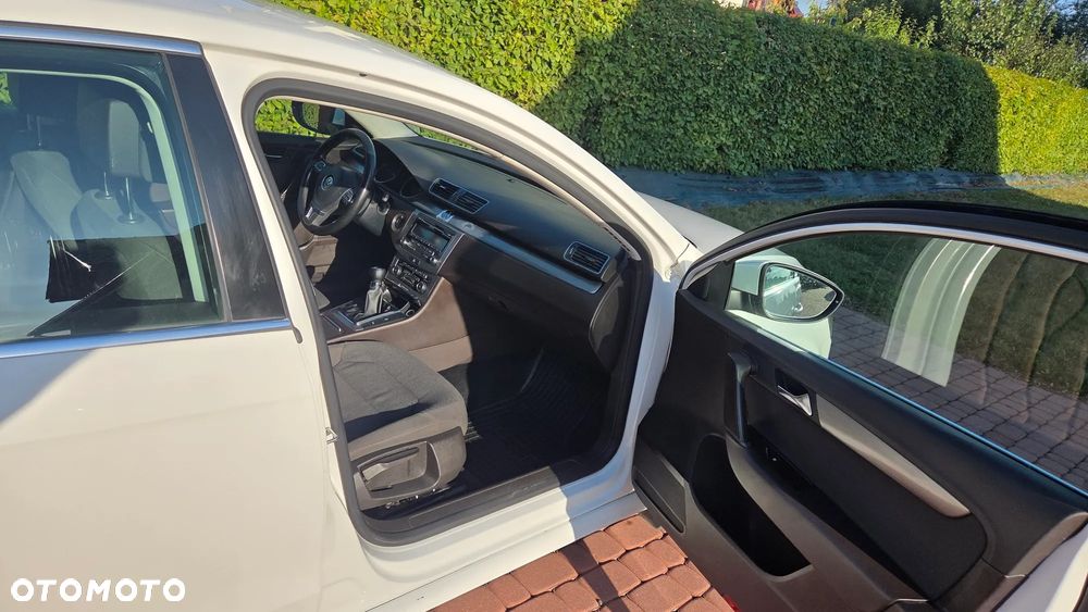 Volkswagen Passat 2.0 TDI Comfortline - 12
