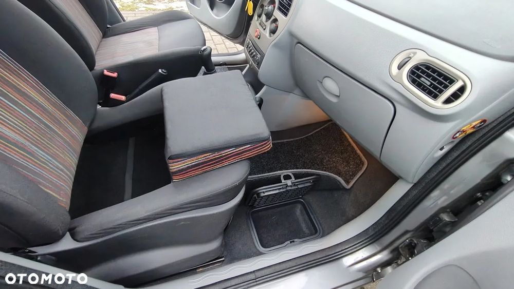 Renault Modus 1.2 16V Avantage - 22