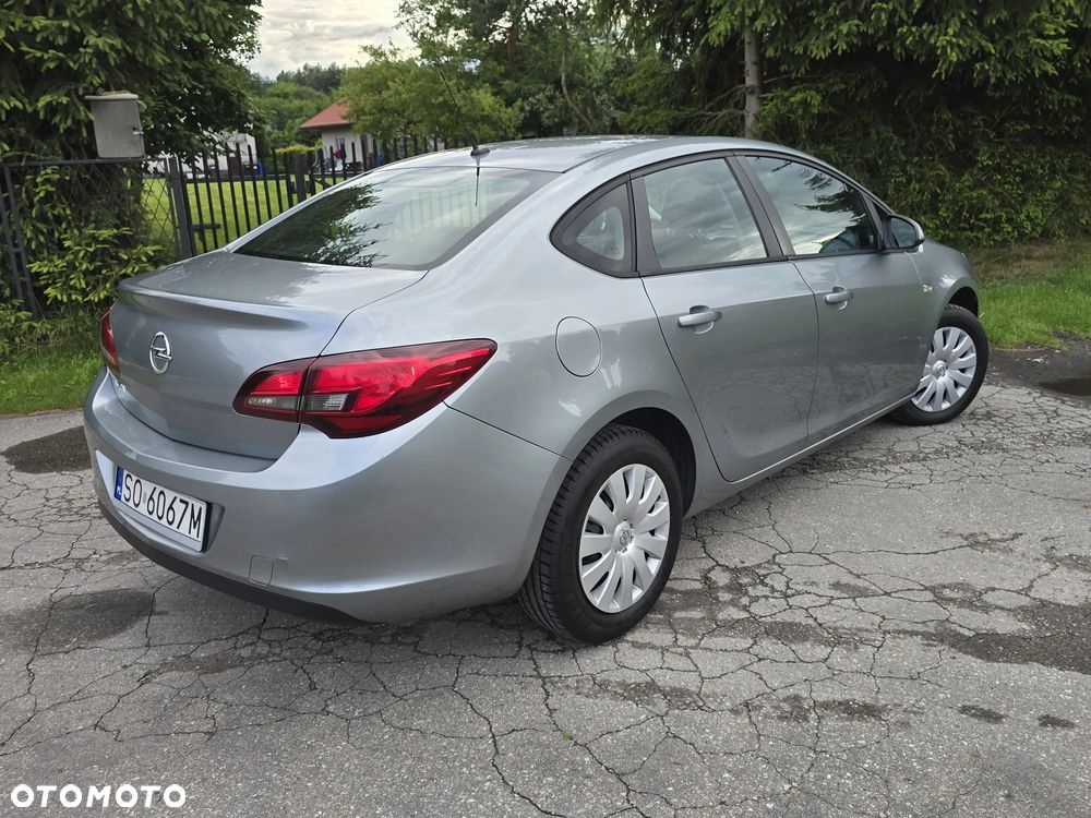 Opel Astra 1.6 Enjoy - 32