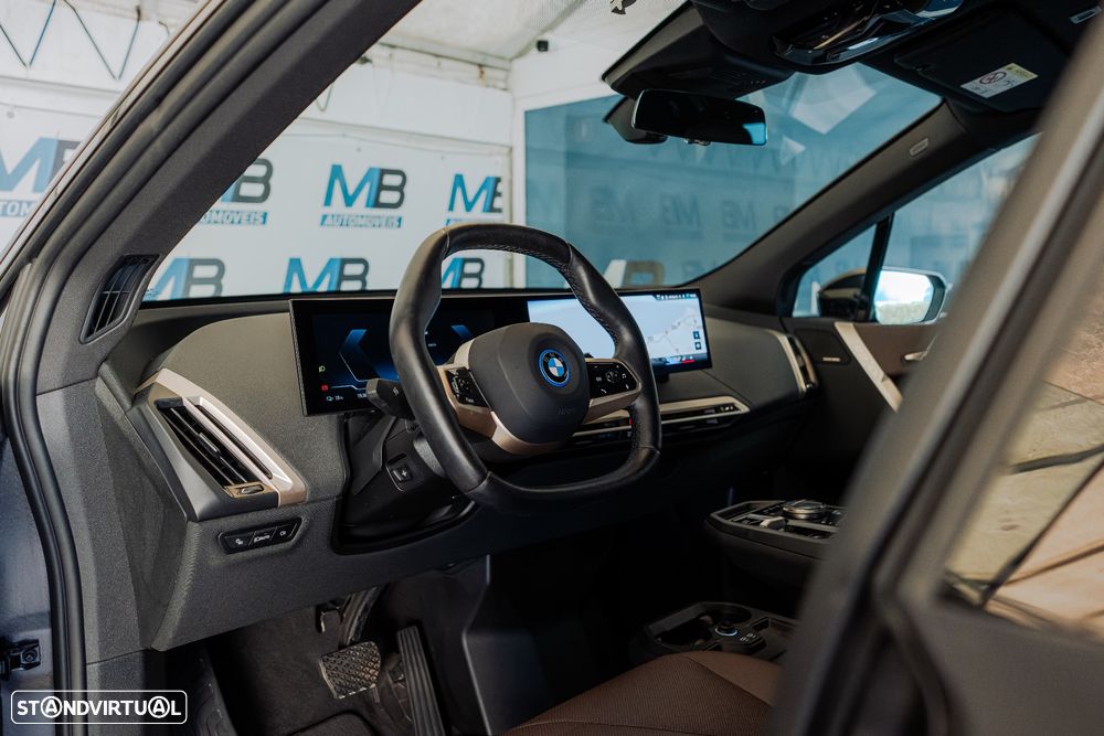BMW iX xDrive 40 Pack Desportivo - 10