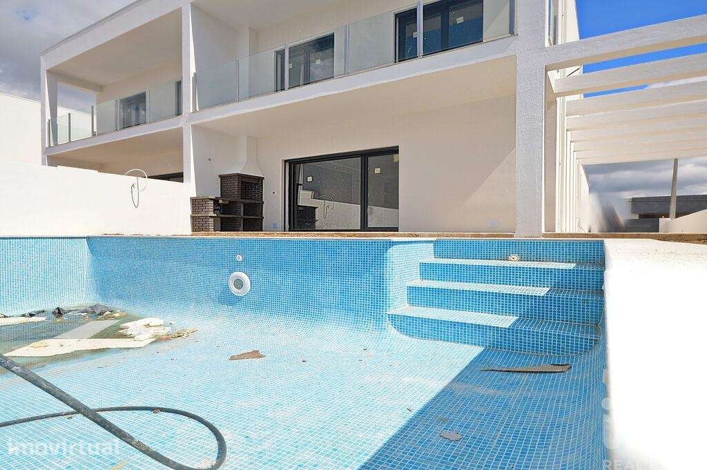 Casa / Villa T4 em Fernão Ferro de 185,00 m2 - Grande imagem: 2/29