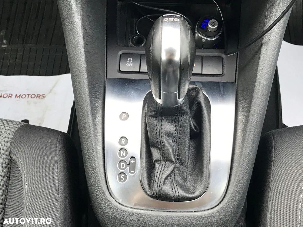 Volkswagen Golf 2.0 TDI DPF BlueMotion Technology DSG Comfortline - 33