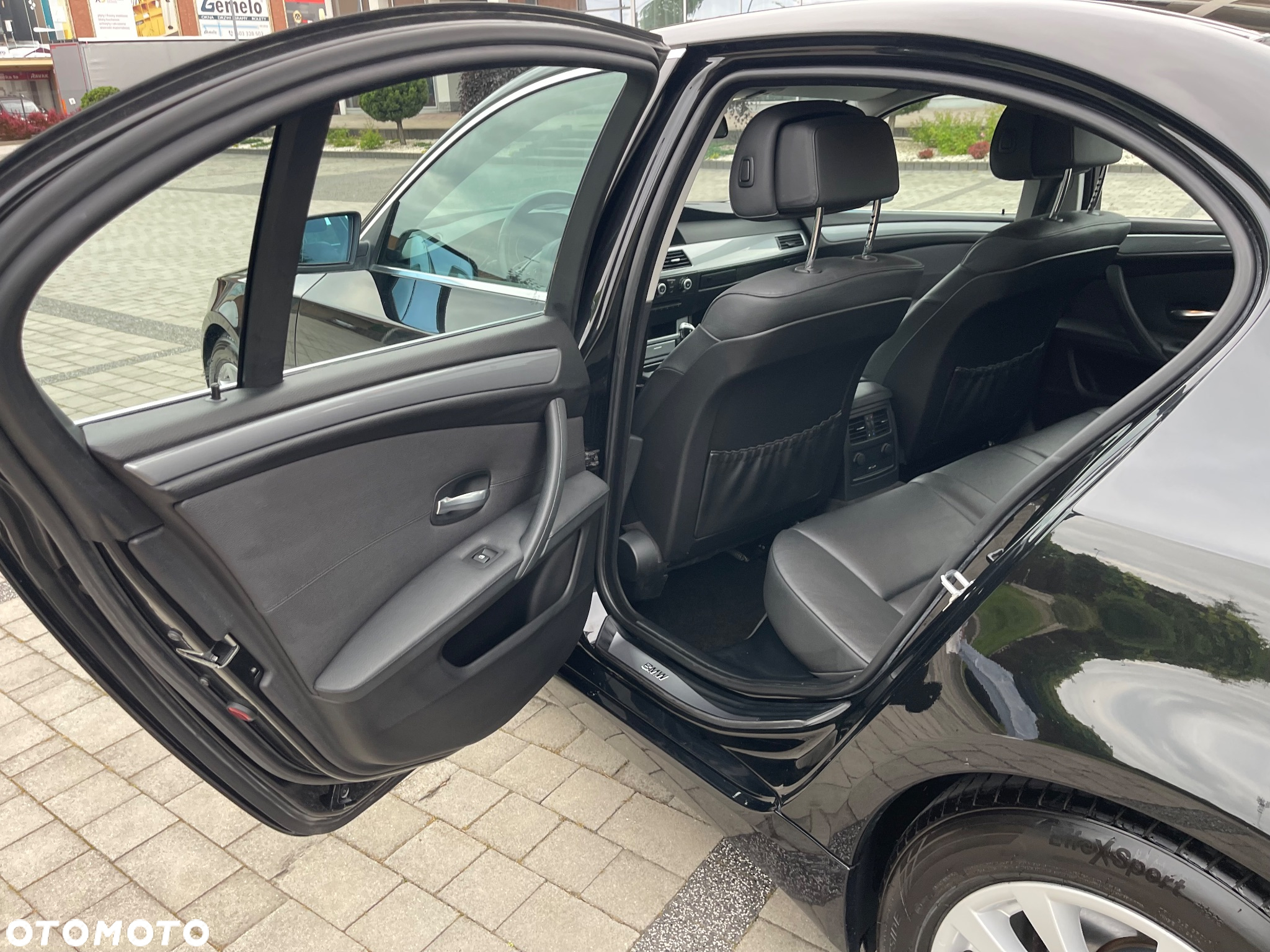 BMW Seria 5 520d Edition Exclusive - 17