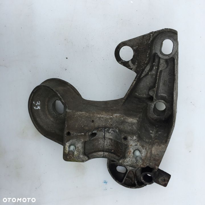 ŁAPA SILNIKA VW AUDI 4B0199352D - 1