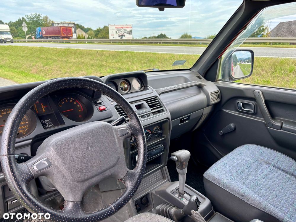 Mitsubishi Pajero - 19