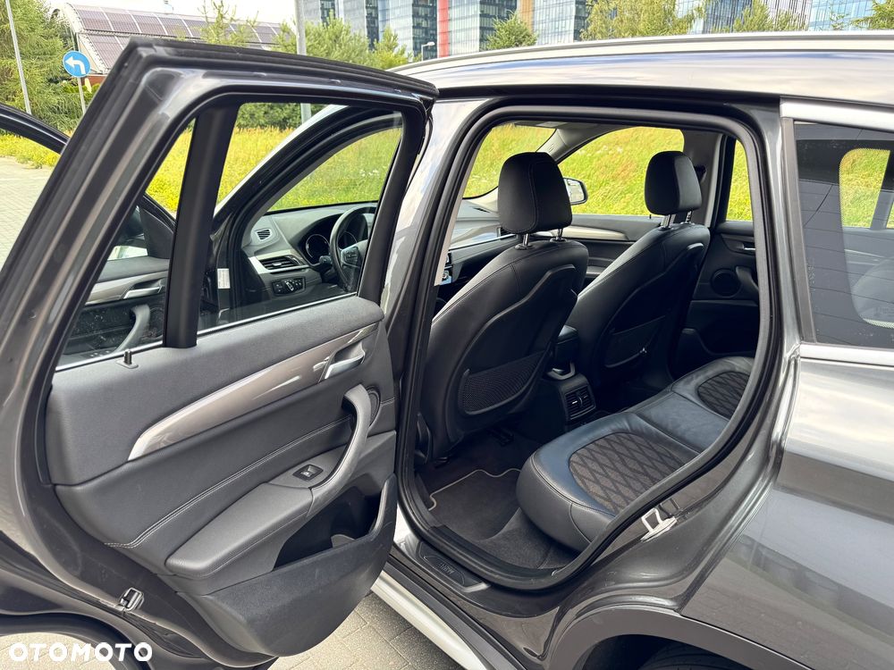 BMW X1 xDrive18d - 11