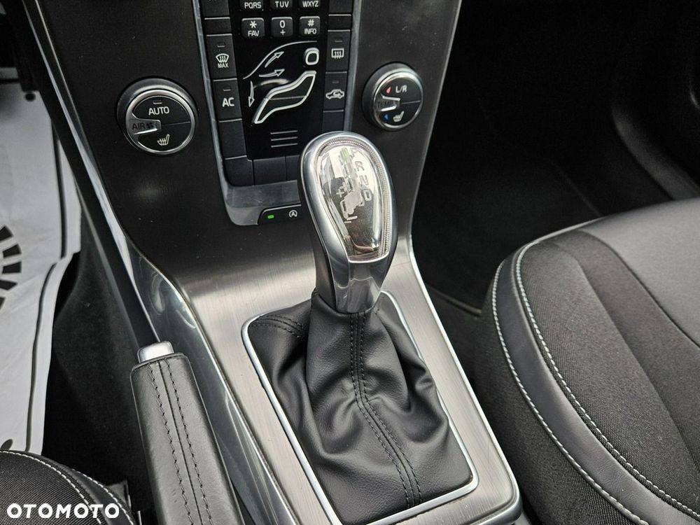 Volvo V40 D3 Geartronic Momentum - 11