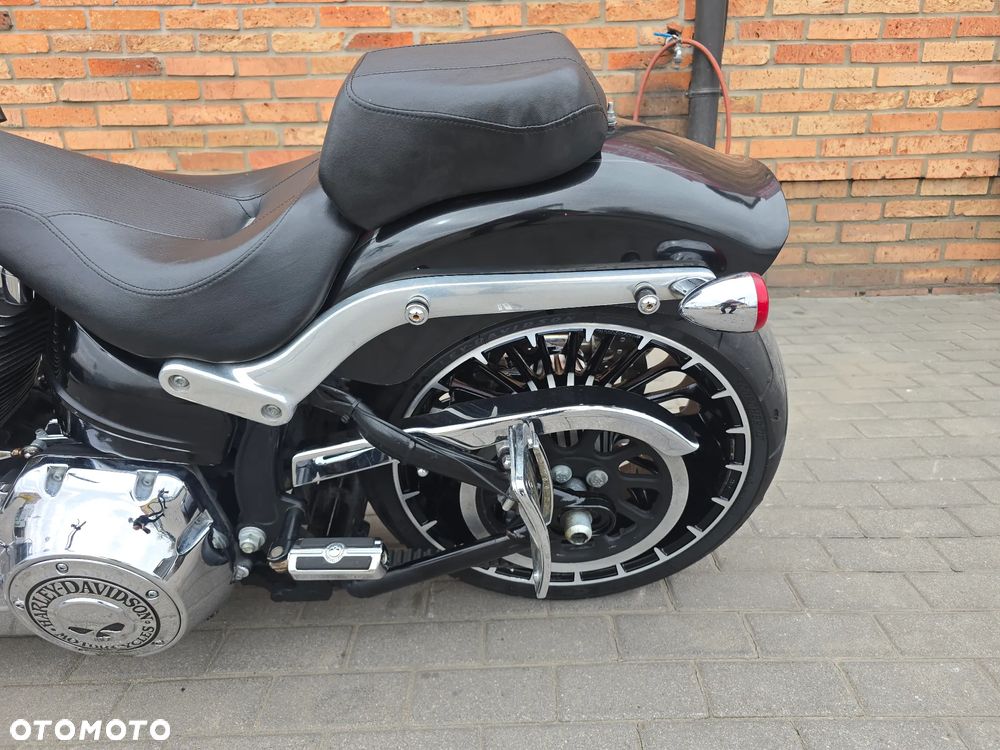 Harley-Davidson FXSB Breakout - 17