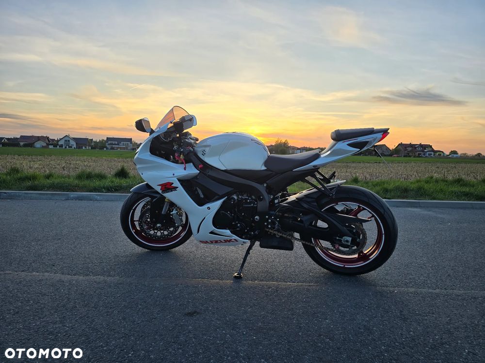 Suzuki GSX-R - 3