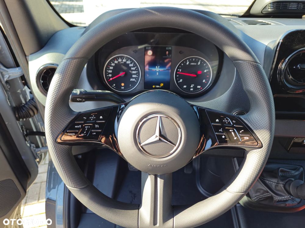Mercedes-Benz SPRINTER - 22