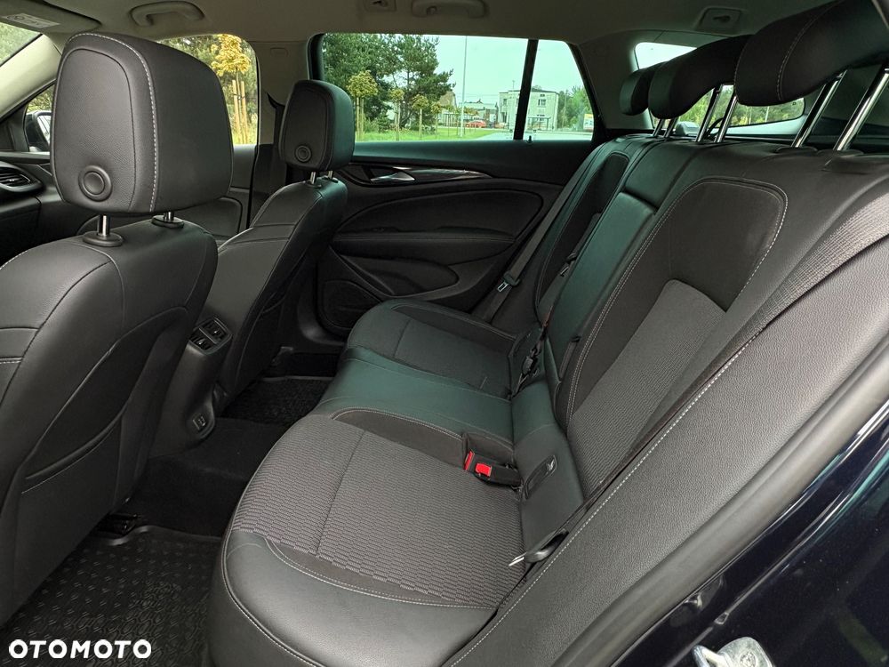Opel Insignia - 32