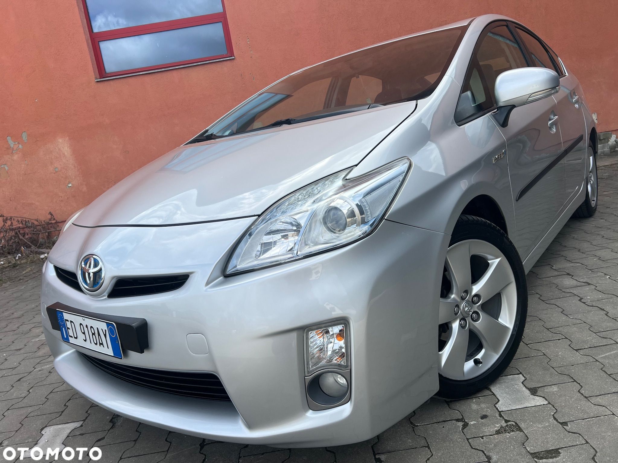 Toyota Prius 1.8 HSD Premium - 1
