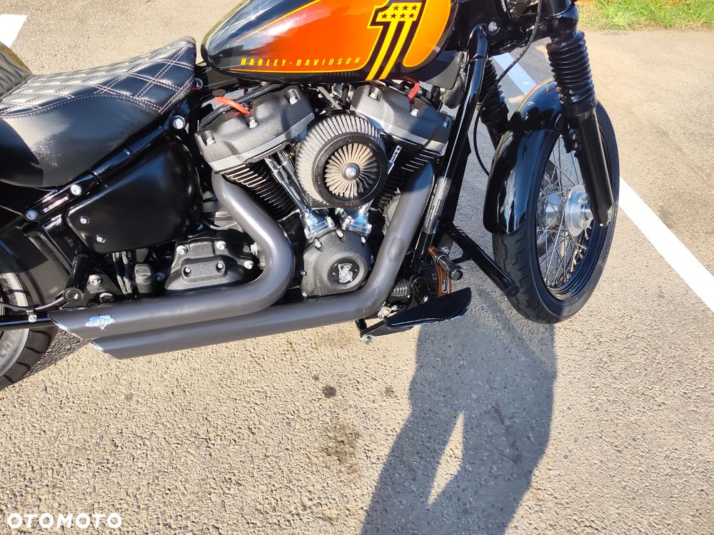 Harley-Davidson Softail Street Bob - 28