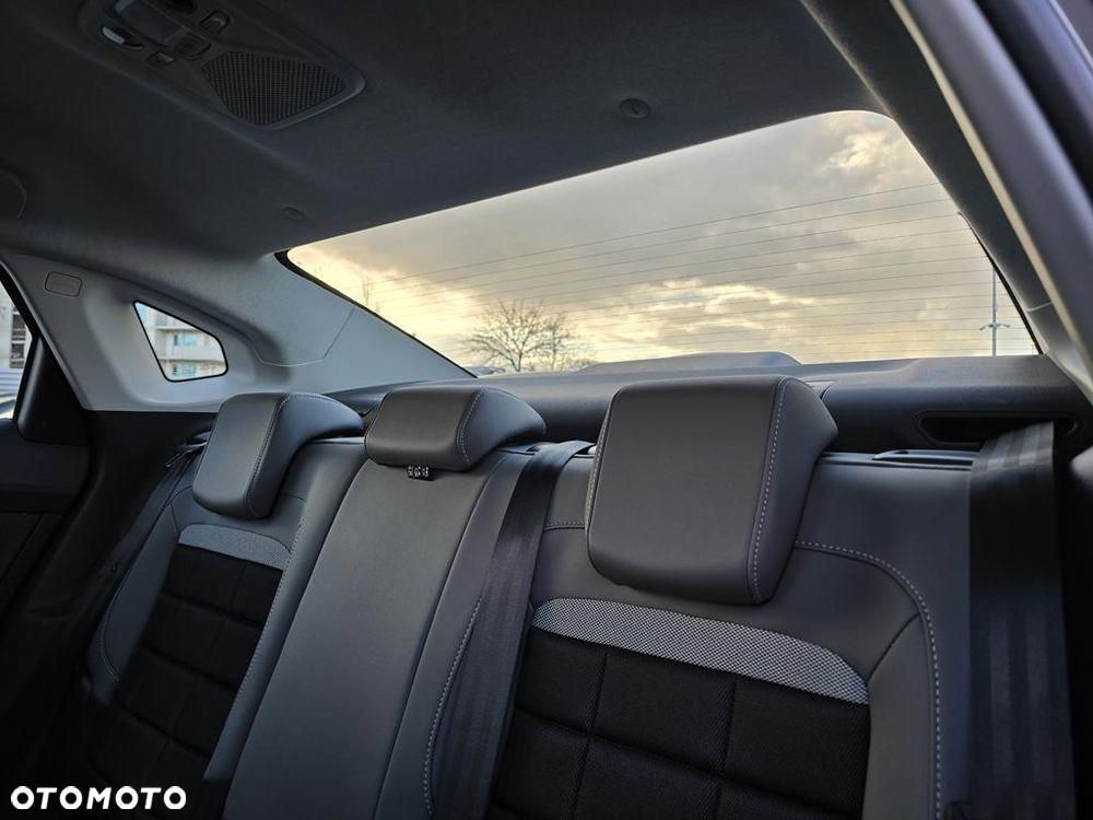 Citroën C4X 1.2 mHEV Plus eDCT6 - 24