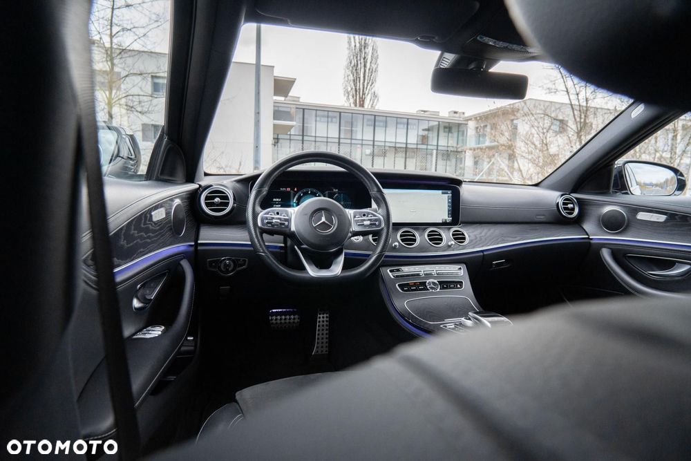 Mercedes-Benz Klasa E 220 d 4Matic 9G-TRONIC AMG Line - 41