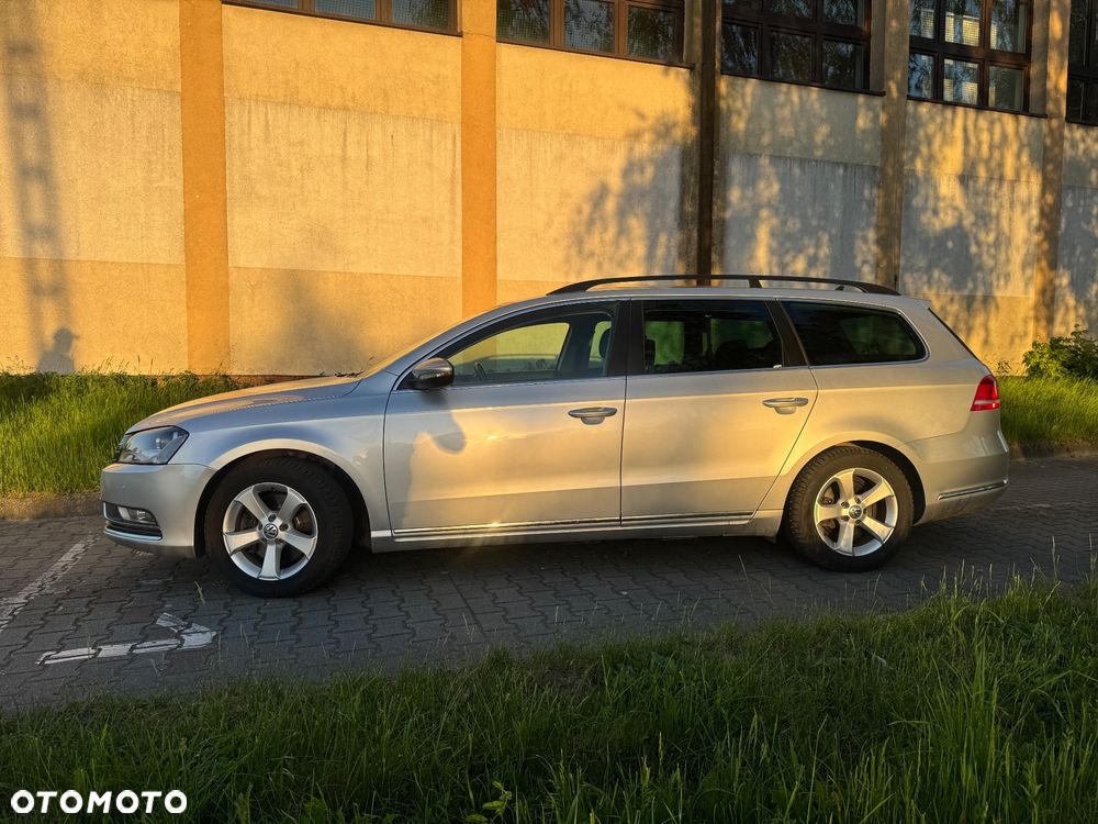 Volkswagen Passat 2.0 TDI Comfortline DSG - 11