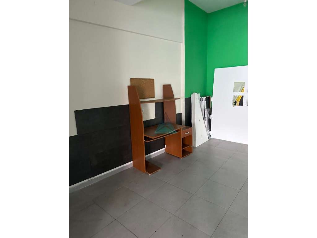 Espaço comercial com 101,36 m² Amadora situado no centro da Amadora - Grande imagem: 4/13