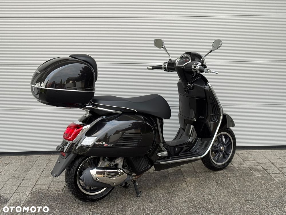 Vespa GTS - 10