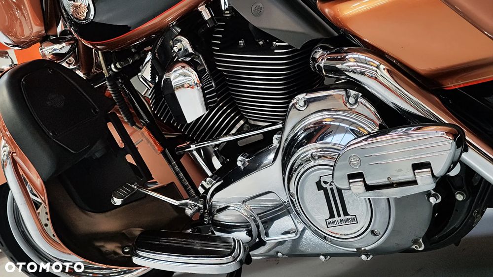 Harley-Davidson Touring Street Glide - 22