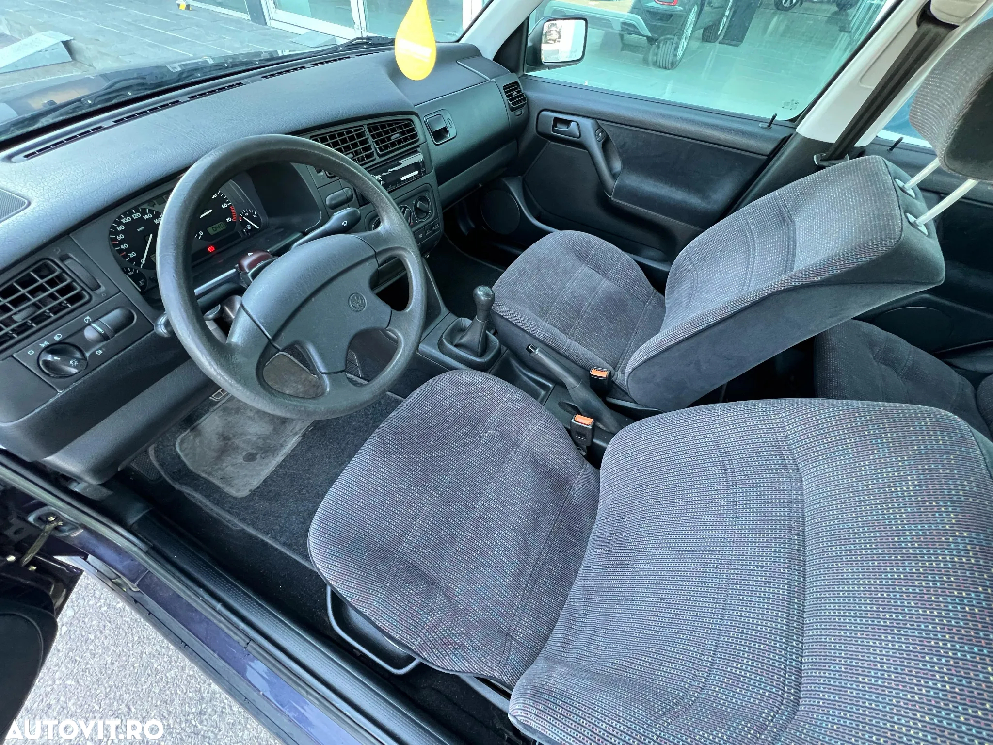 Volkswagen Golf - 16