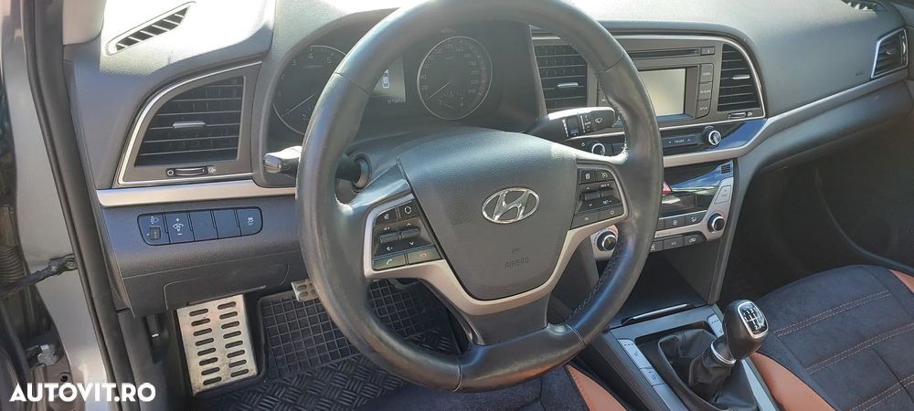 Hyundai Elantra 1.6 MPi Highway - 18