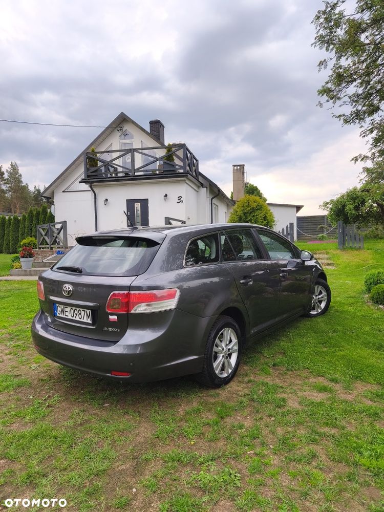 Toyota Avensis - 5