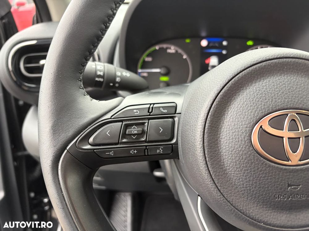 Toyota Yaris 1.5 VVT-i HSD Active - 17