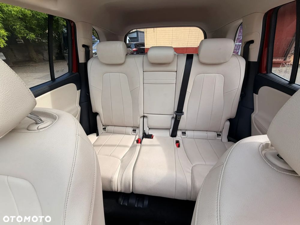 Mercedes-Benz GLB 250 8G-DCT Progressive - 29