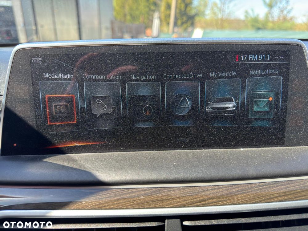 BMW Seria 7 750i xDrive Edition Exclusive - 4
